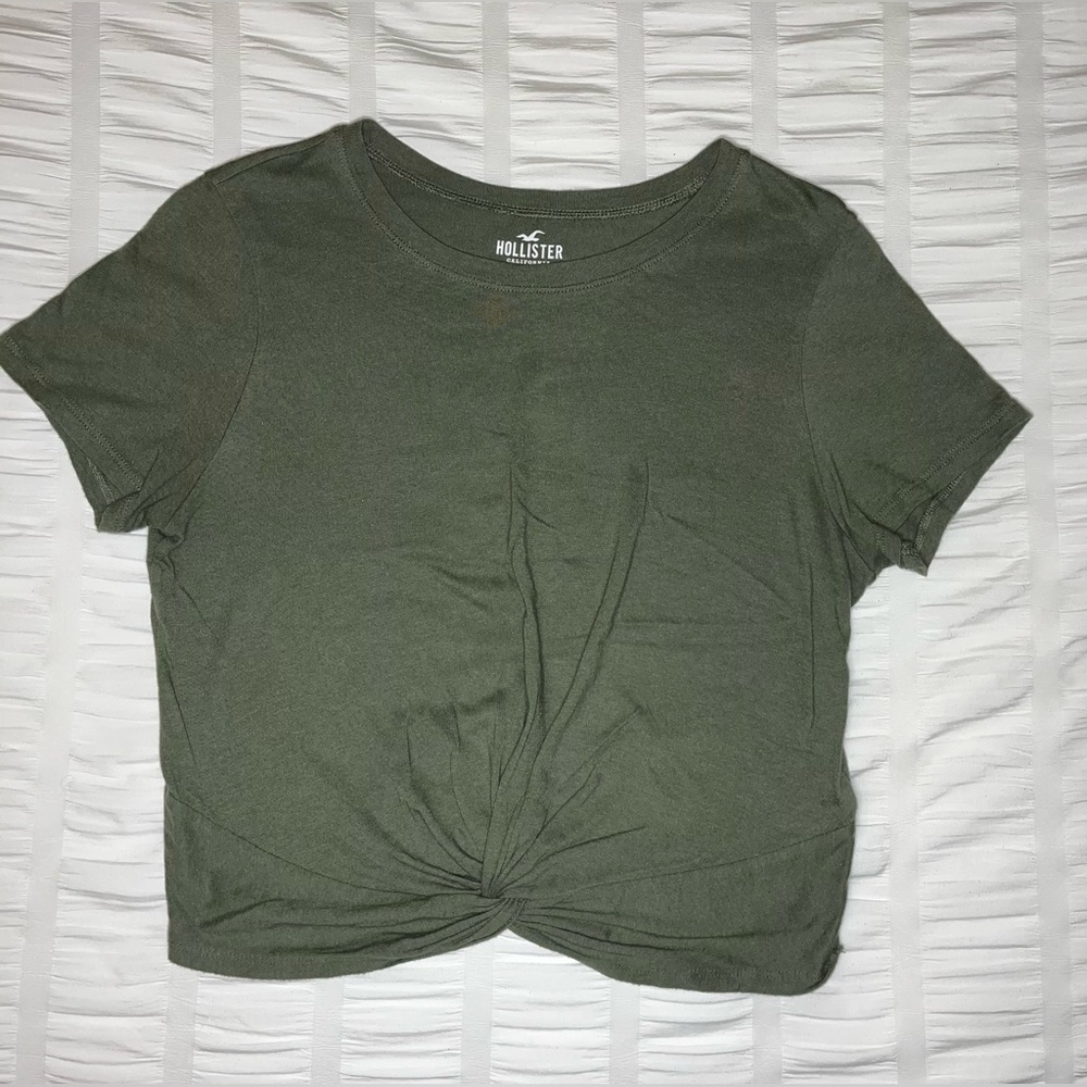 Women’s Hollister Size Small Cropped Front Tie Tee - ARMY GREEN